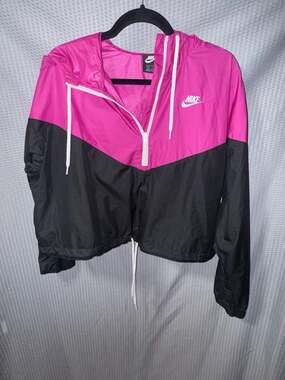 Nike Women's Cropped Half-Zip Windbreaker Jacket Pink Black Size L
